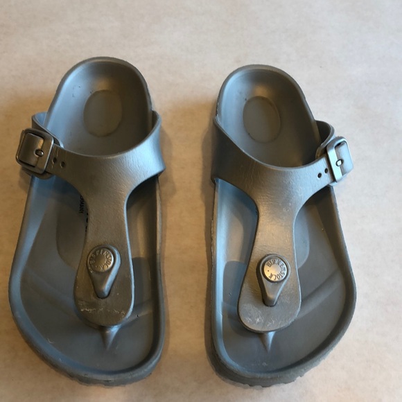 Birkenstock Other - Kids Gizeh Essentials Size 32